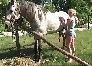 Beauty blonde sucking her amazing horse
